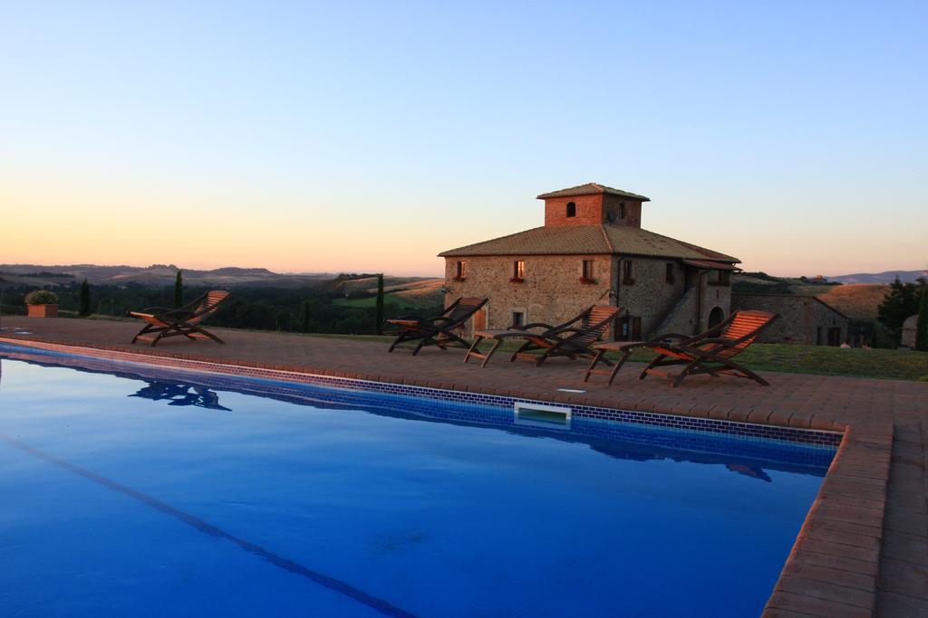 Agriturismo Ragoncino Lajatico Luaran gambar