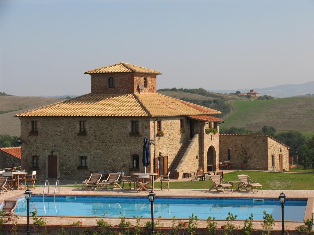 Agriturismo Ragoncino Lajatico Luaran gambar